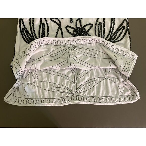 Objects D'art embellished artsy split neck sleeveless top - Picture 7 of 9